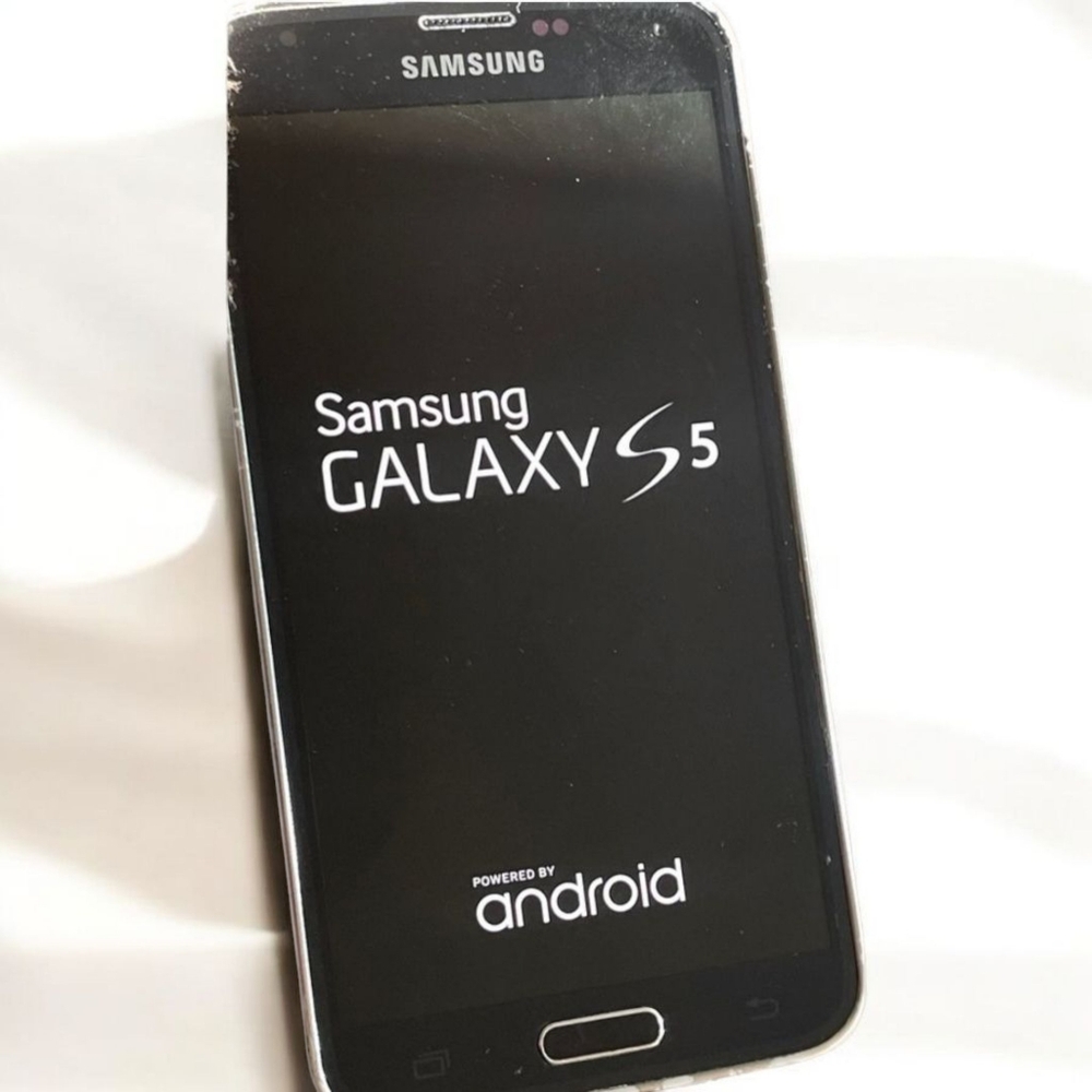 Samsung Galaxy S5 Black Smartphone